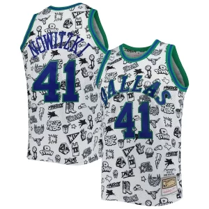 Dirk Nowitzki Dallas Mavericks Unique 1998/99 Hardwood Classics Doodle Swingman Jersey White - Style contemporain - Restez à la mode avec ce maillot